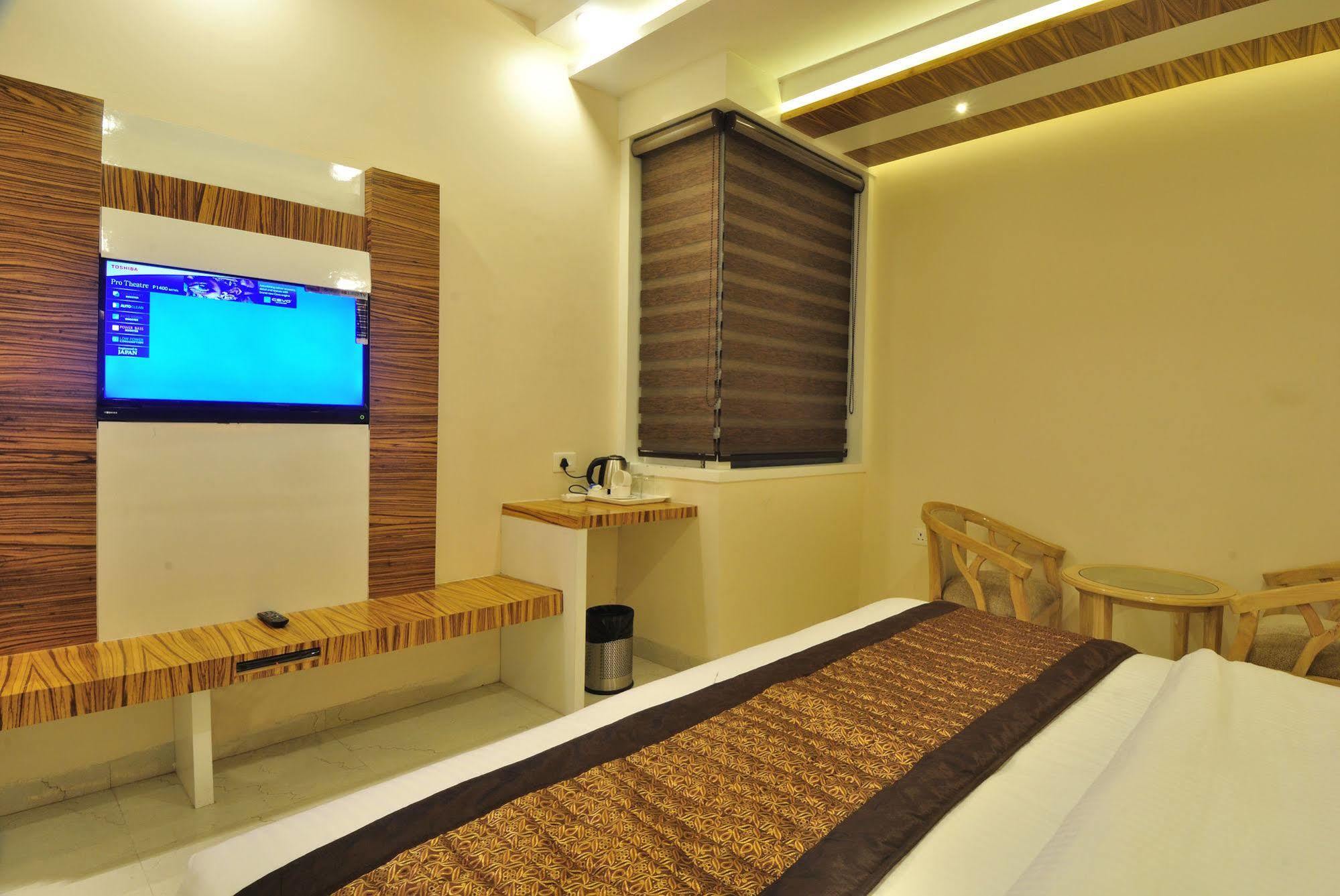 Hotel Aman Continental - 2Mins From Railway Station And 5 Mins From Metro Nové Dillí Exteriér fotografie